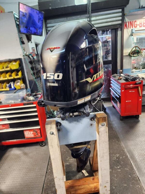 V max 150 hp yamaha outboard motor Year 2018